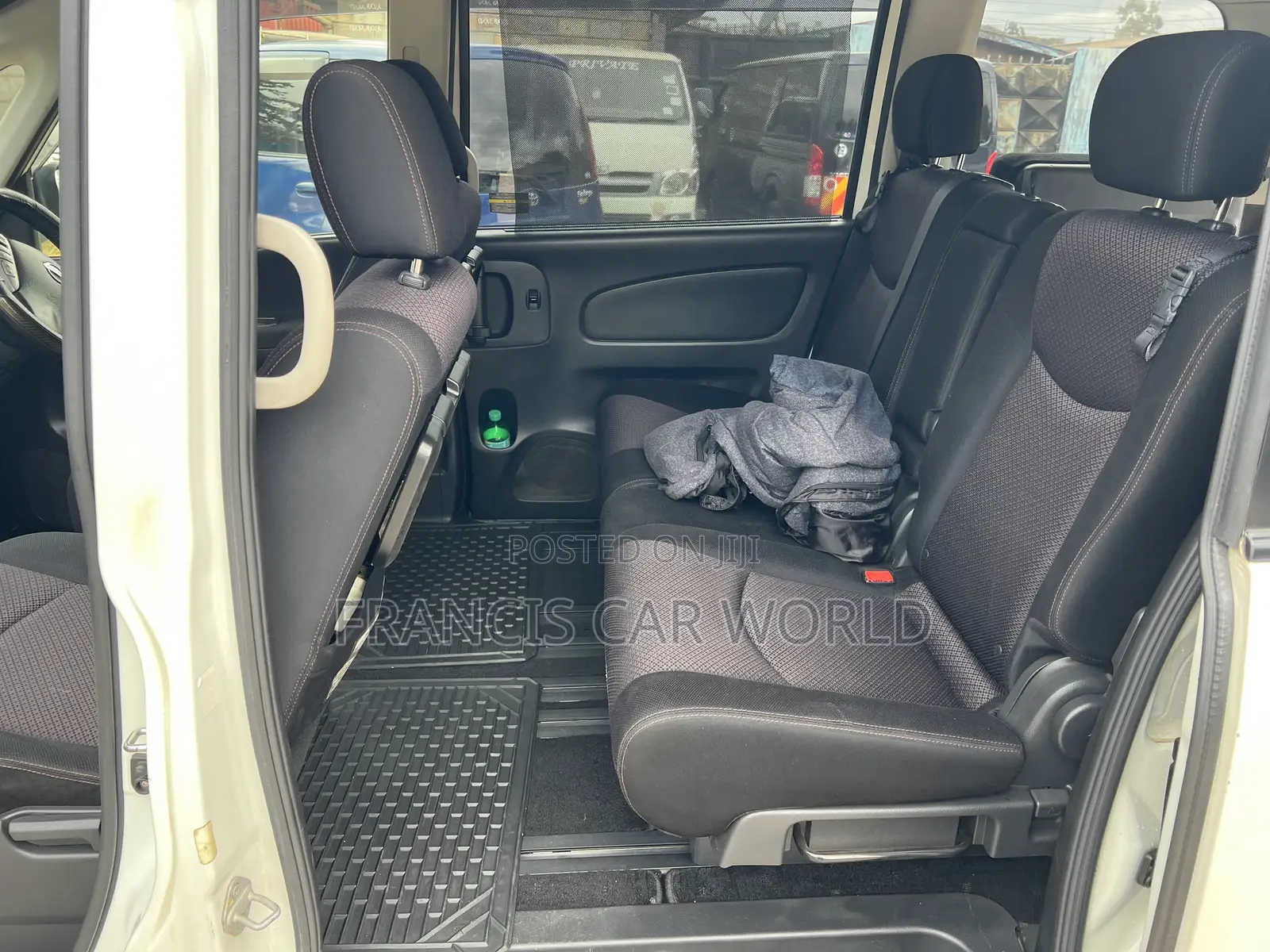 Nissan Serena 2012 Off white