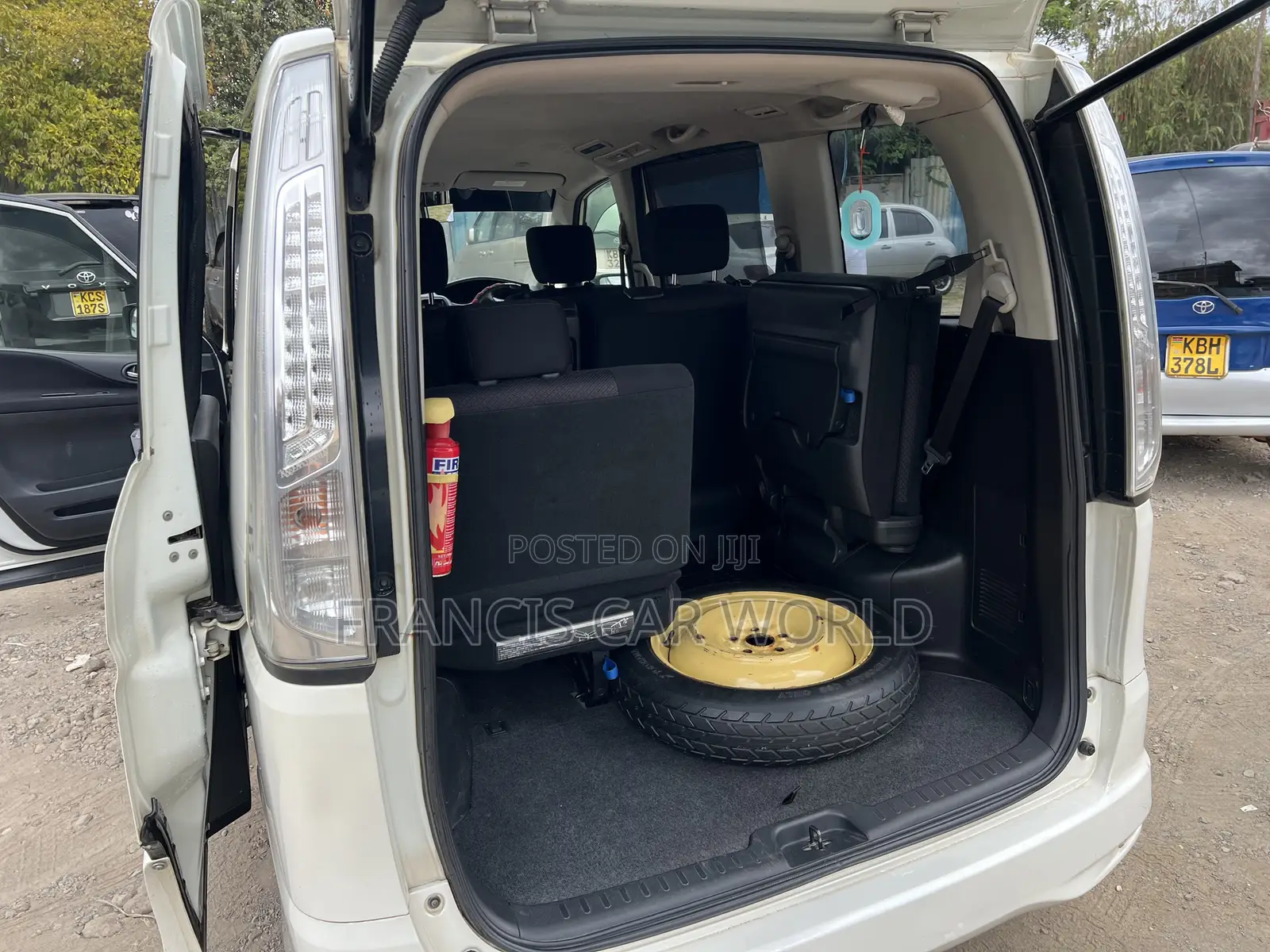 Nissan Serena 2012 Off white