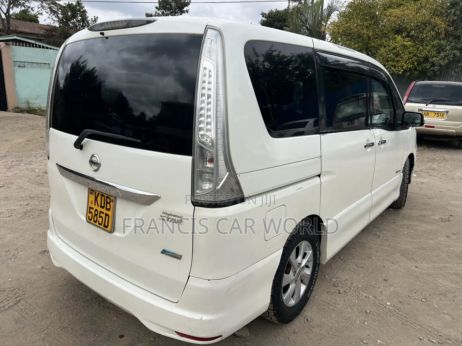 Nissan Serena 2012 Off white