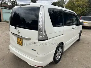 Nissan Serena 2012 Off white