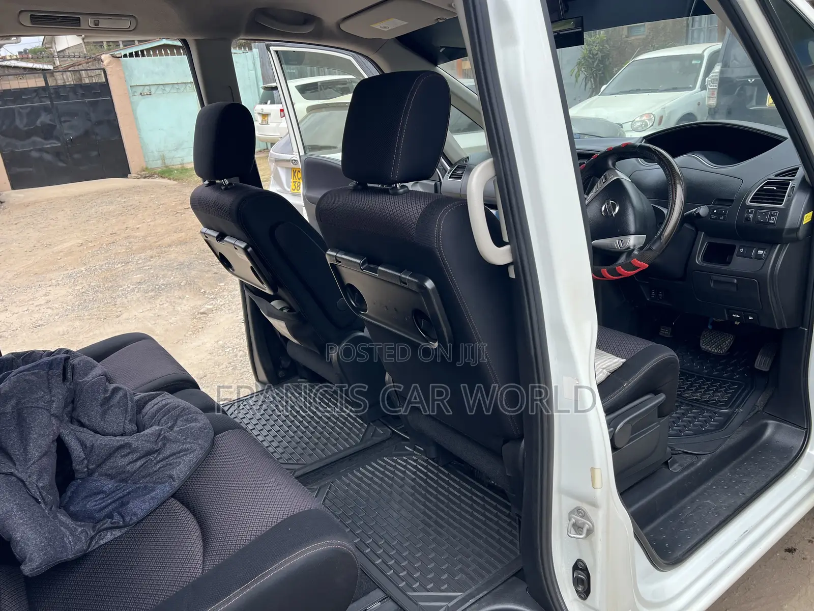 Nissan Serena 2012 Off white