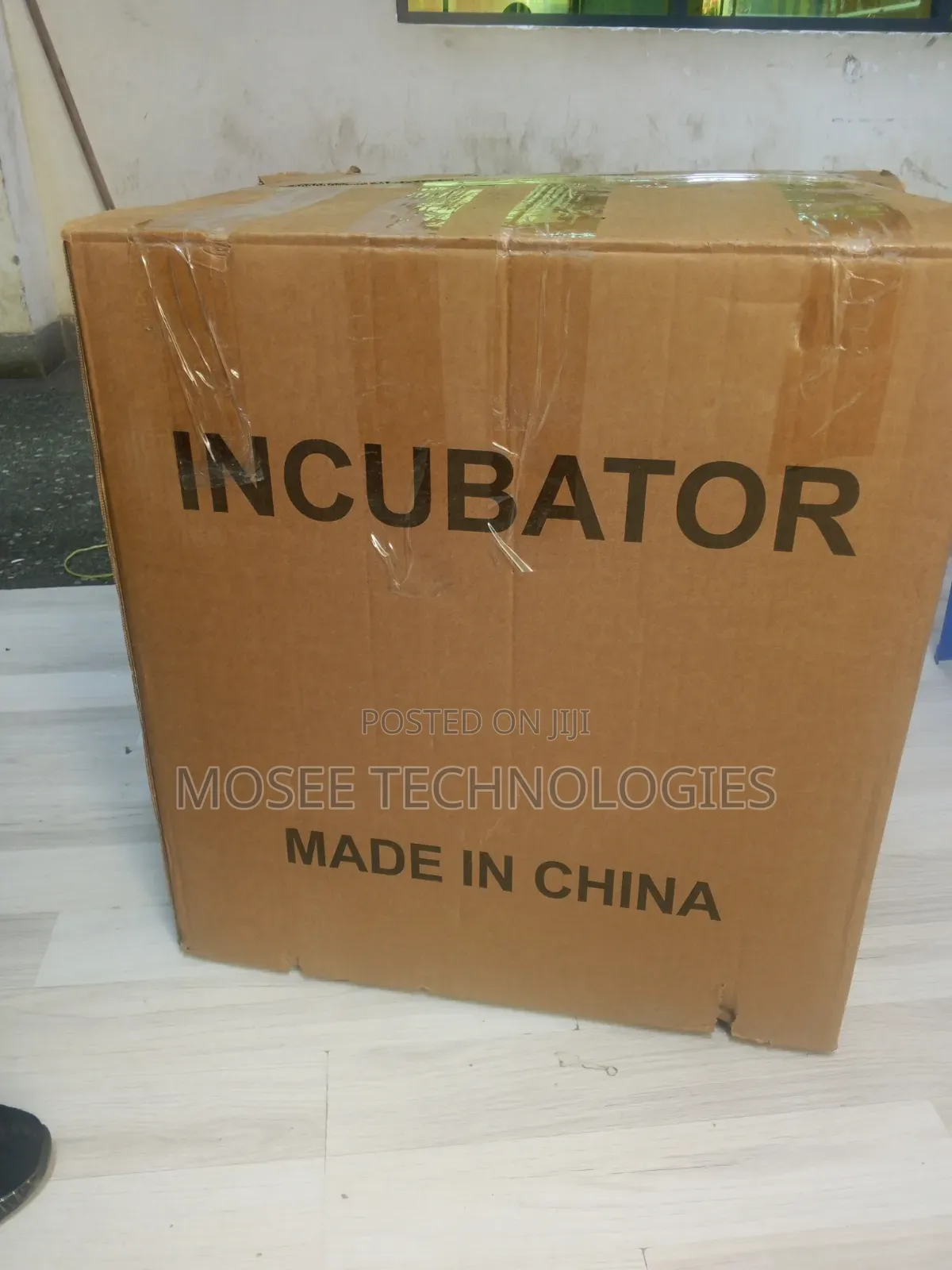 204 Eggs Incubator