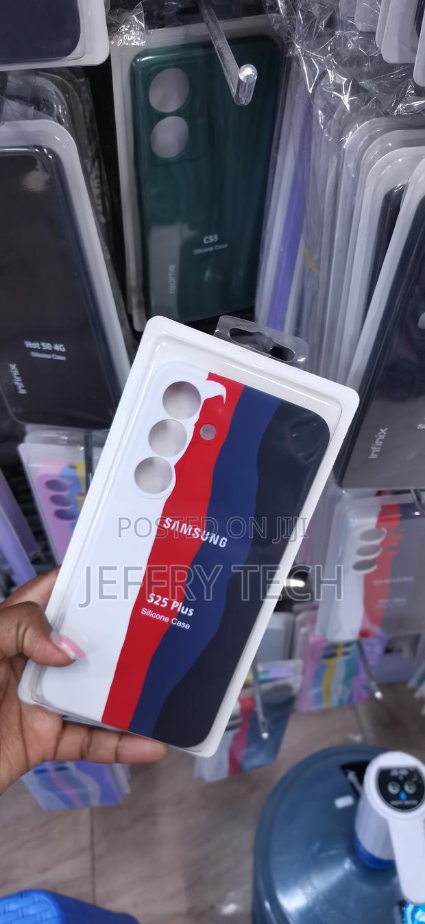 Multicolor Case Galaxy S25 Plus With a White, Red, Blue, and Dark Grey - thumbnail 2