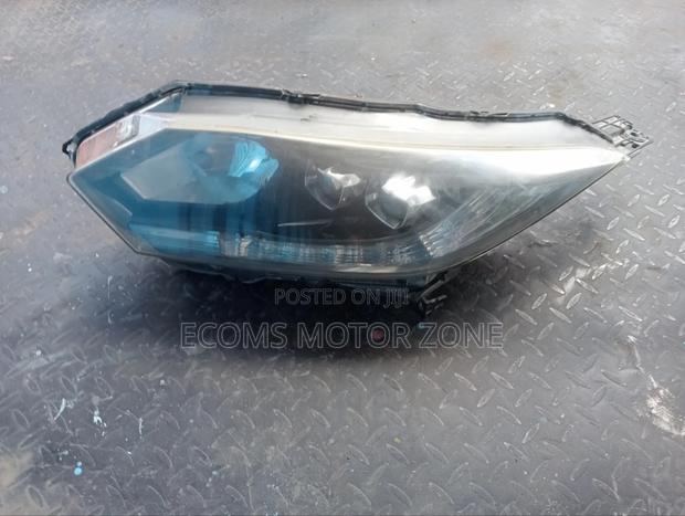 Honda Vezel 2015 Headlight - main view