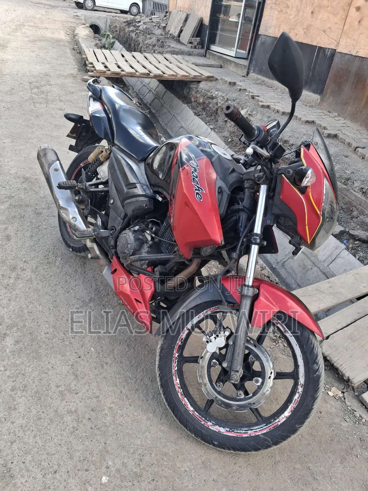 TVS Apache 160 4V 2014 Red