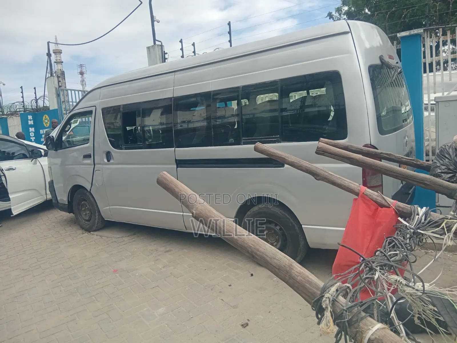 Toyota HiAce 2014 Silver