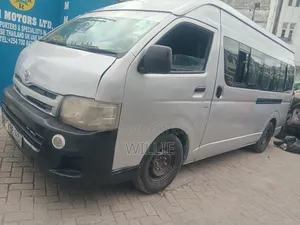 Toyota HiAce 2014 Silver