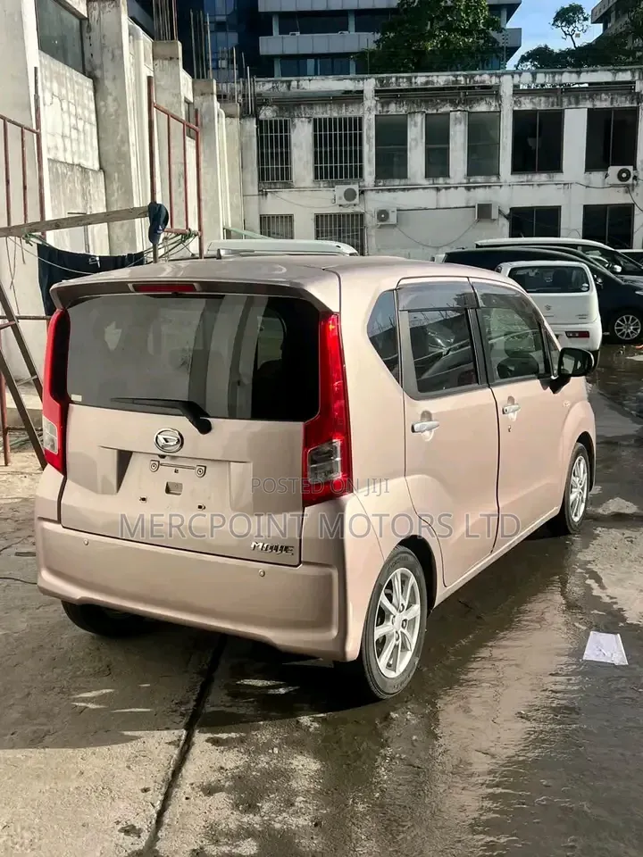 Daihatsu Move 2019 Pink