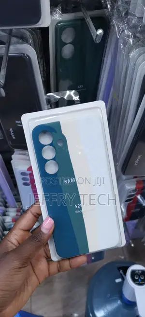 S25 Plus Back Case With a Multi-Tone in Dark Green, Light Beige