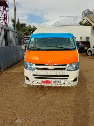Toyota HiAce 2012 White