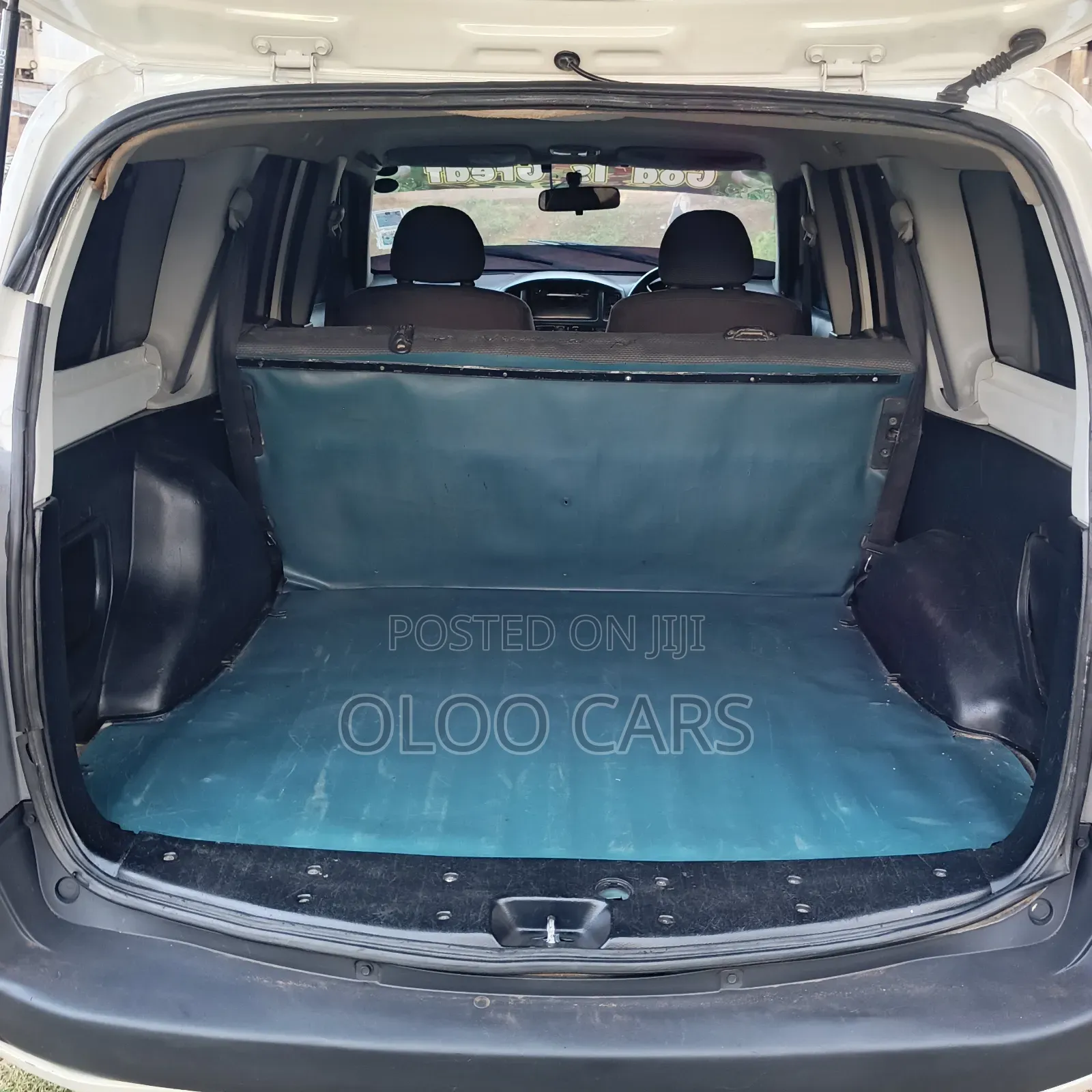 Toyota HiAce 2016 White