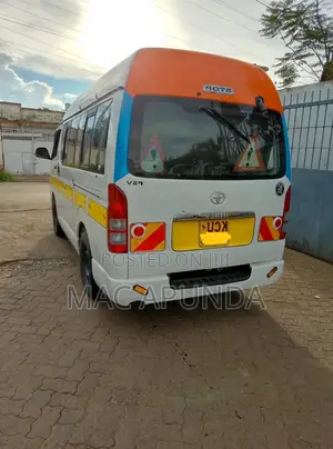 Toyota HiAce 2012 White