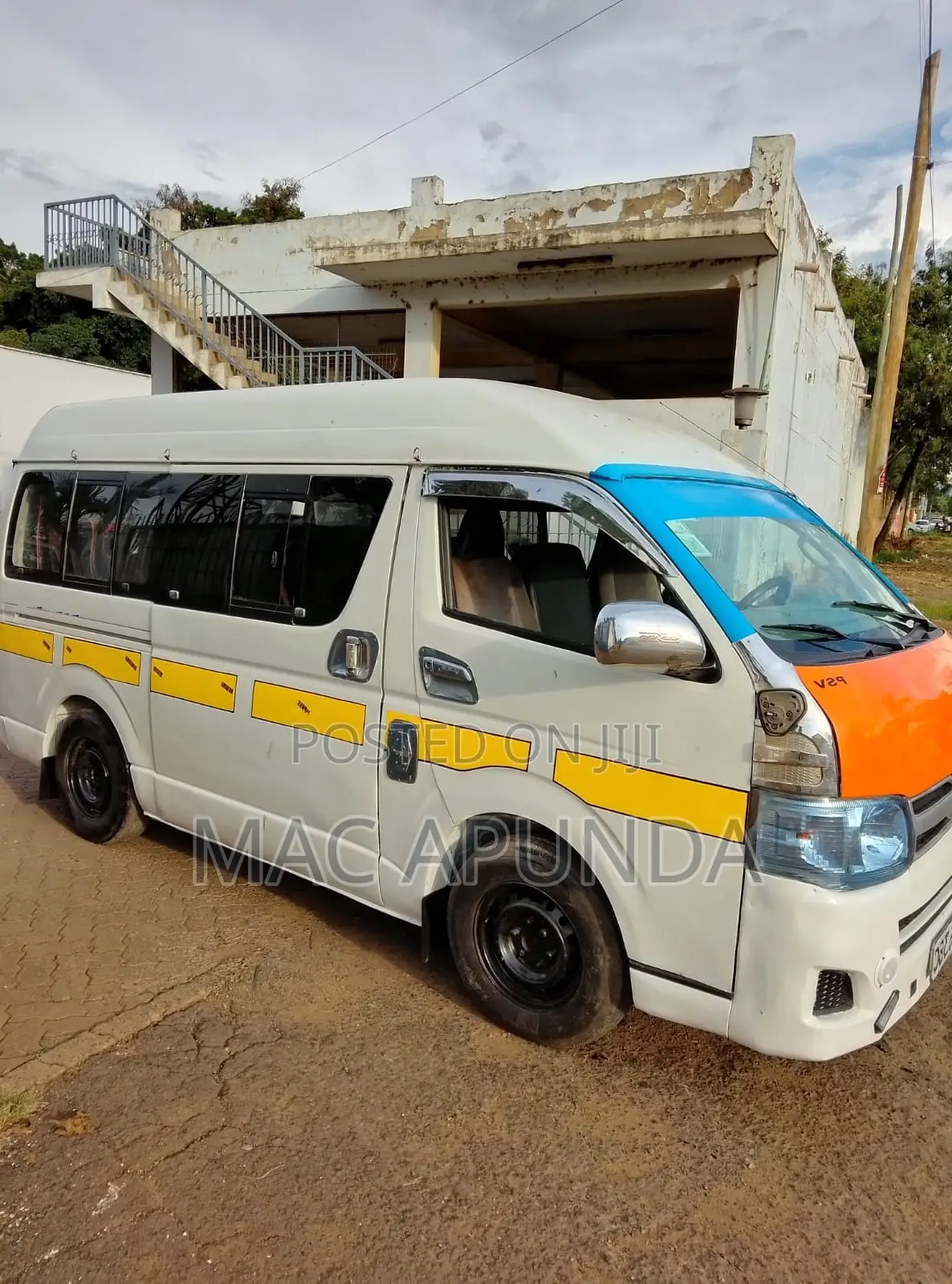 Toyota HiAce 2012 White