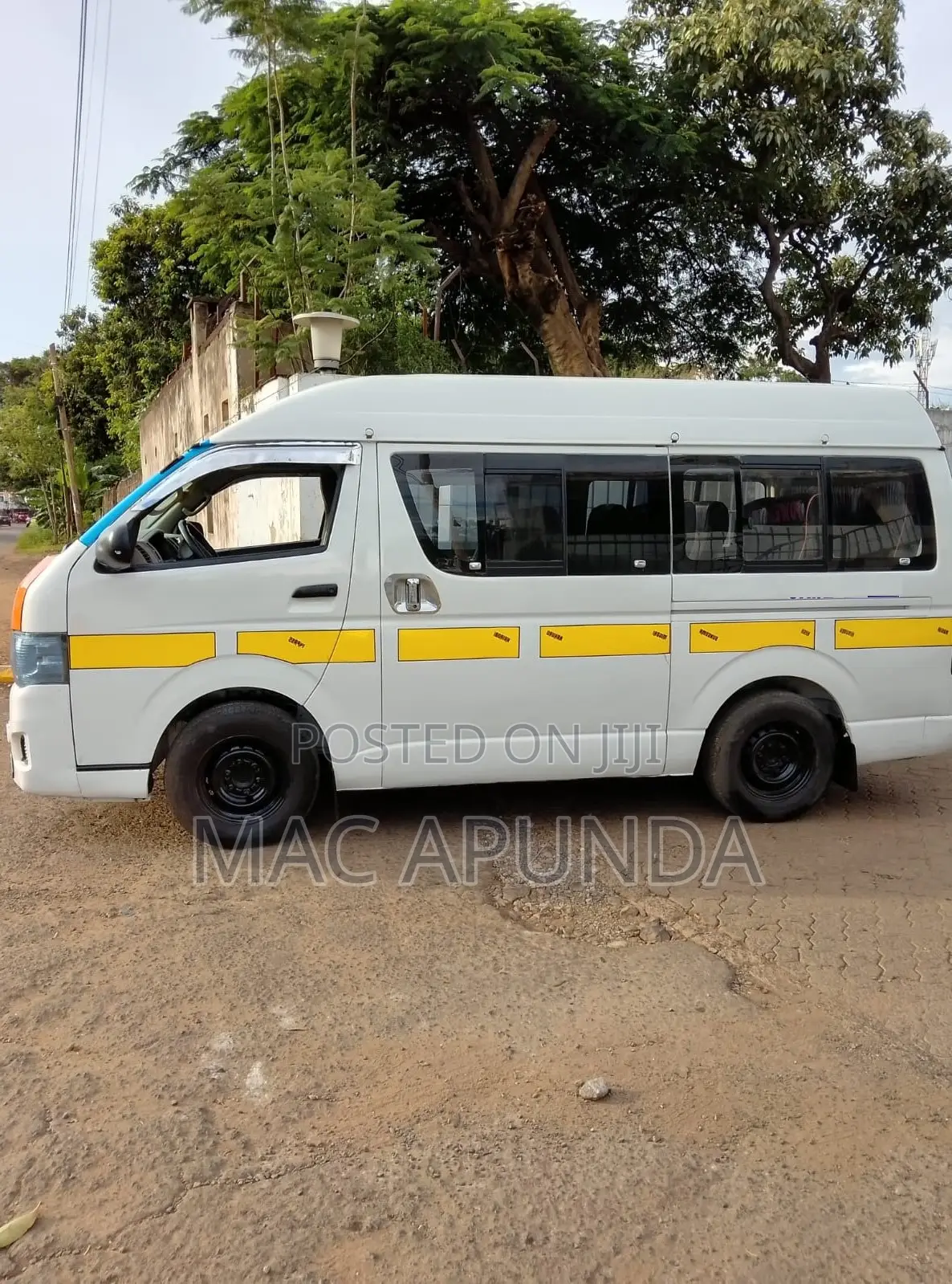 Toyota HiAce 2012 White