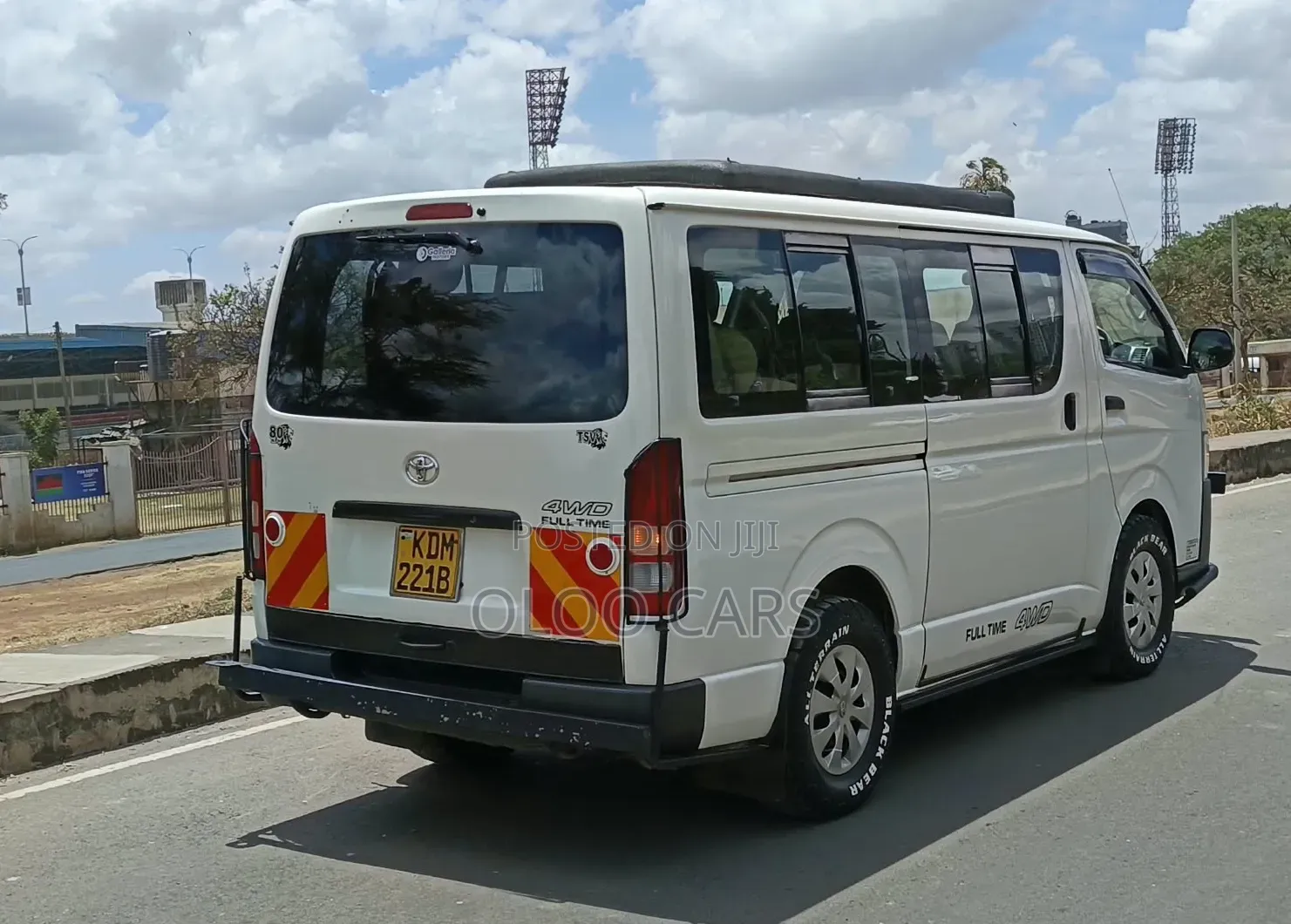 Toyota HiAce 2016 White