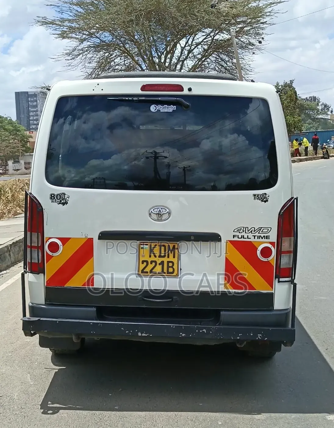 Toyota HiAce 2016 White