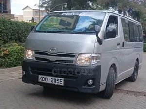 Toyota HiAce 2014 Silver