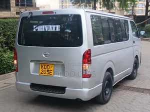 Toyota HiAce 2014 Silver