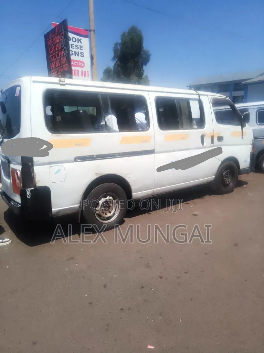 Nissan Caravan (Urvan) 2009 White