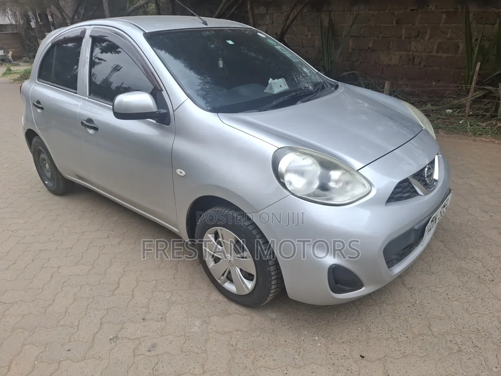 Nissan March 2016 Silver