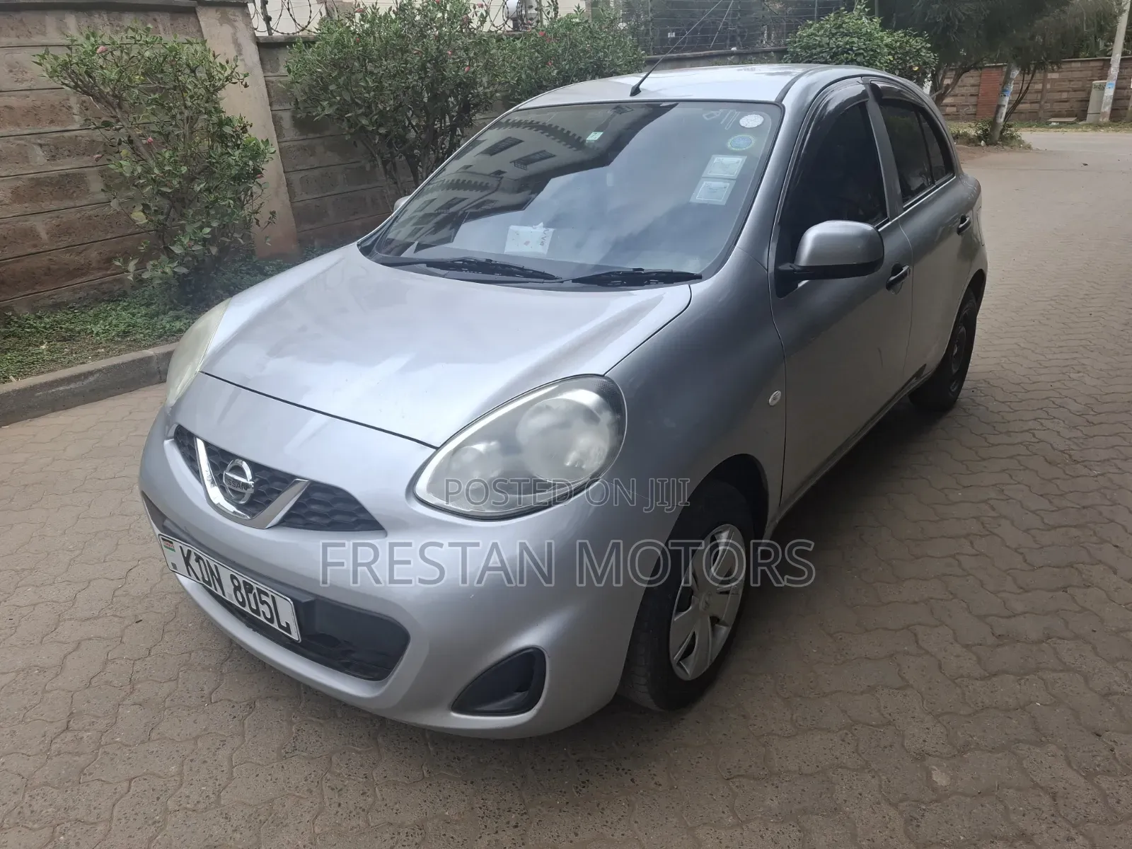 Nissan March 2016 Silver