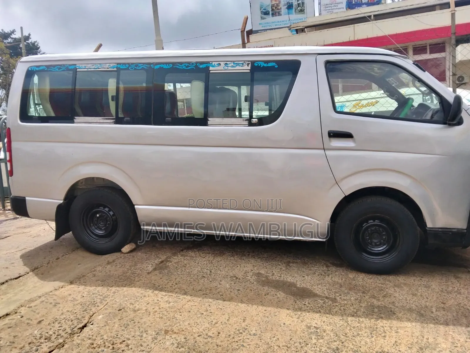 Toyota HiAce 2012 Silver