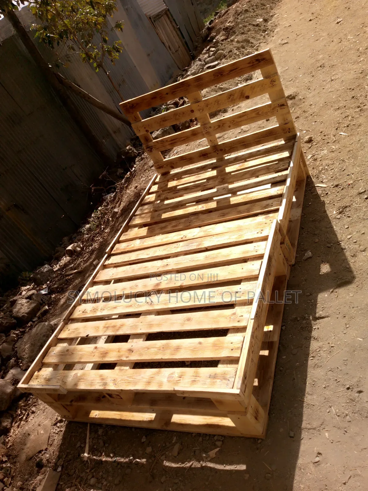 Detachable Bed. Comfy 4x6 Pallet Bed