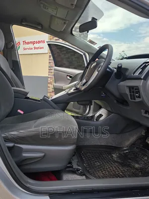 Toyota Prius Plug-in 2012 Silver