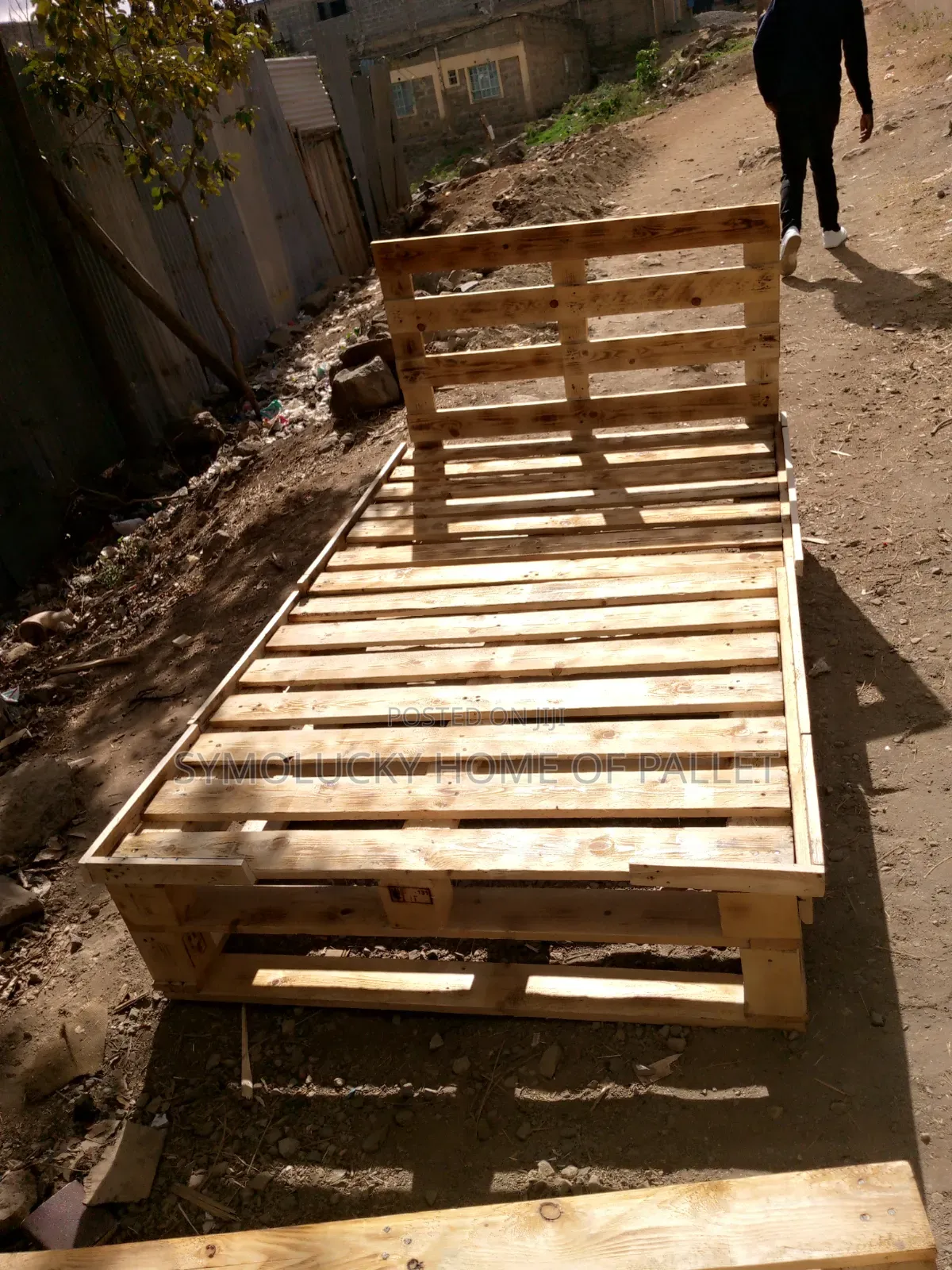 High Standard. 4x6 Pallet Bed Detachable Bed Framed