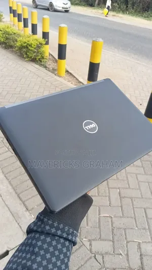 Laptop Dell Latitude 5300 8GB Intel Core i5 eMMC 256GB