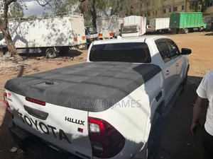 Hilux Cover Lid