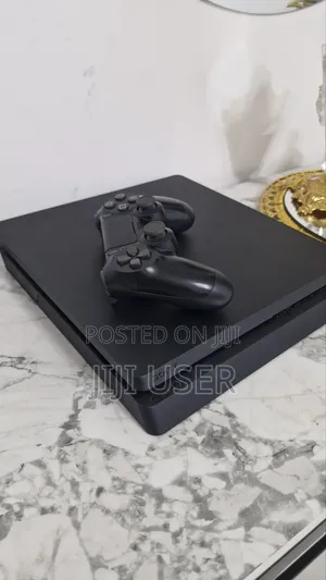 Playstation 4 Slim