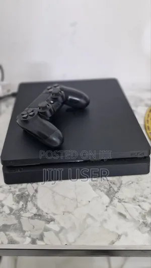 Playstation 4 Slim