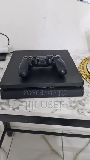 Playstation 4 Slim