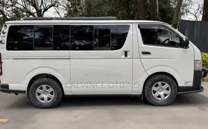 Toyota HiAce 2015 White