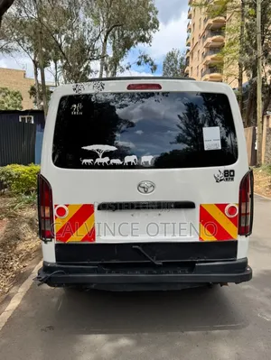 Toyota HiAce 2015 White