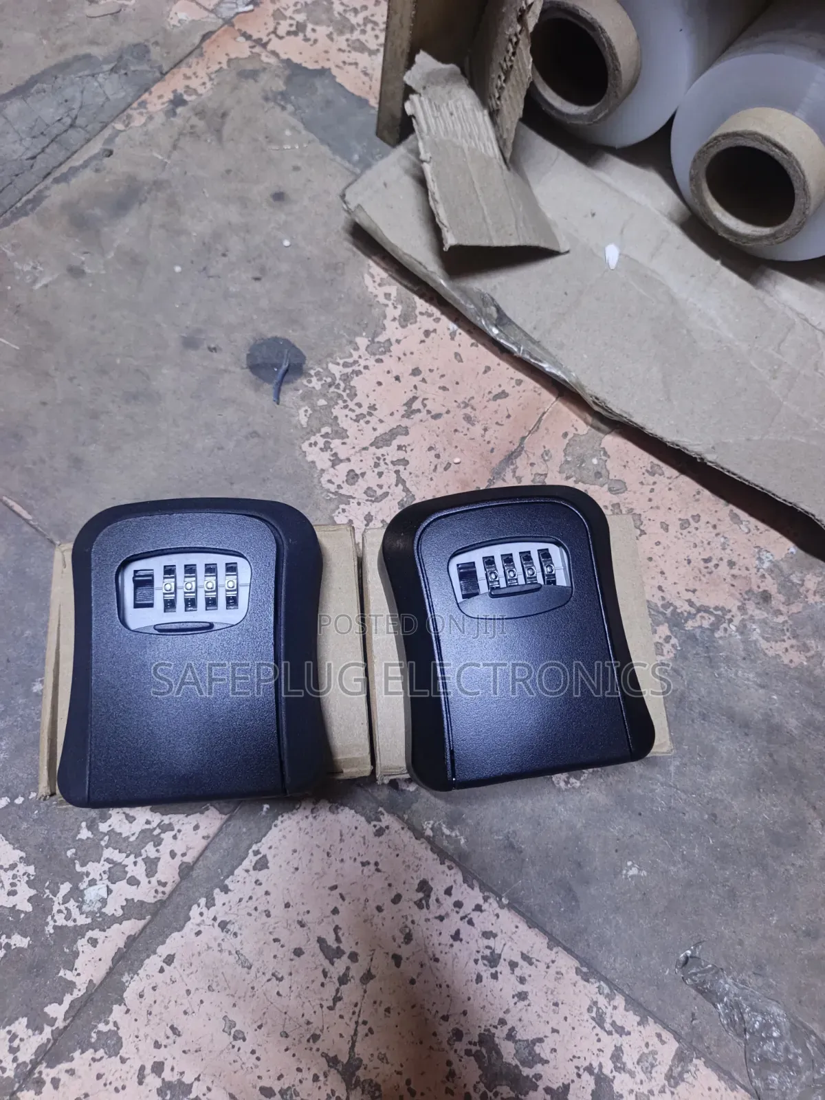 4-Digit Combination Key Storage Box for Airbnb & Home