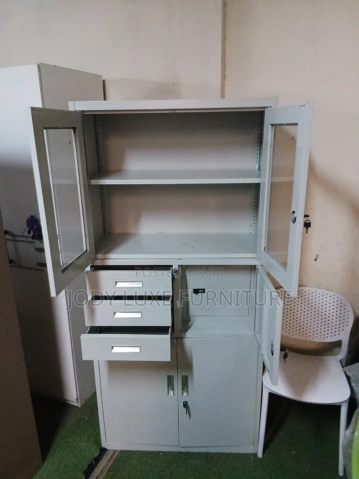 Executive Filling Cabinet With a Safe Box