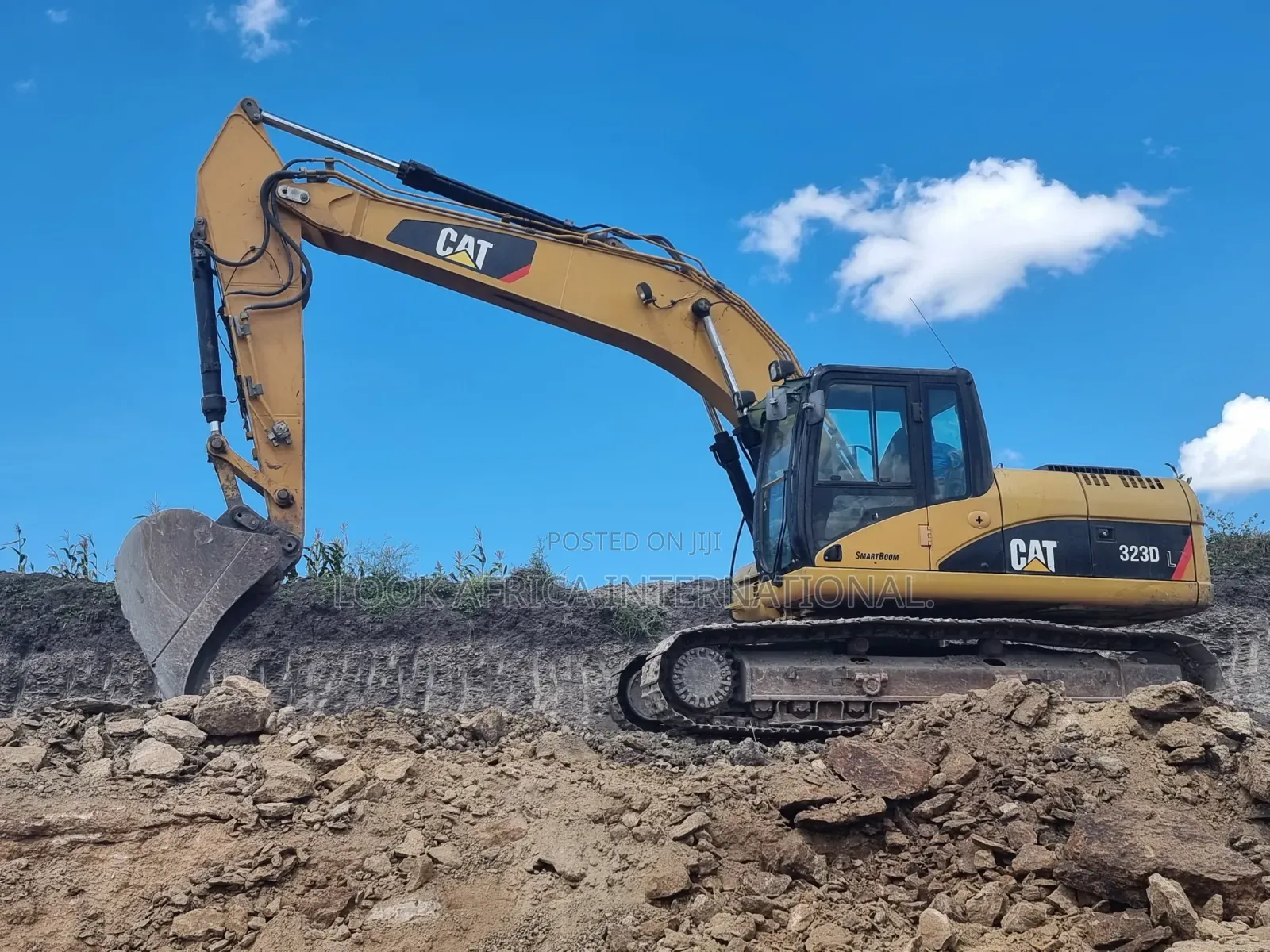 Caterpillar Excavator 323DL