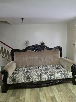 Beautiful Antique Like 7 Seater Sofa Set.