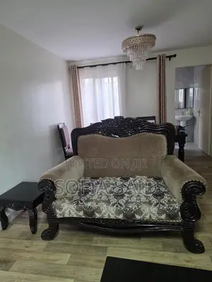 Beautiful Antique Like 7 Seater Sofa Set.