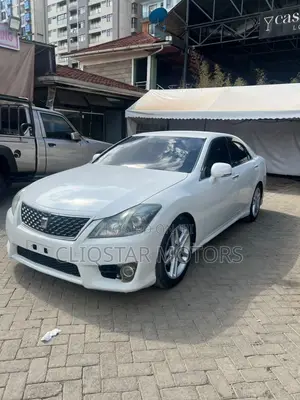 Toyota Crown 2012 White
