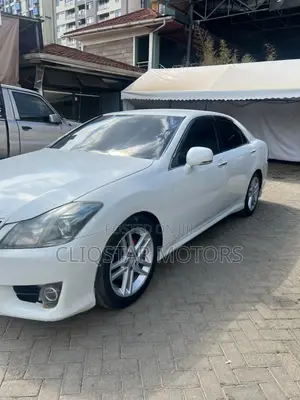 Toyota Crown 2012 White
