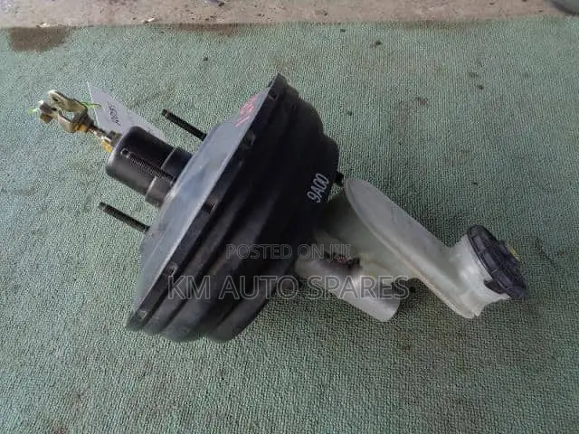 Honda CRV Rd5 Booster/Master Cylinder.
