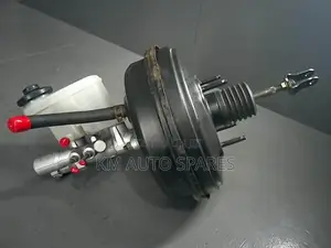Toyota Noah Booster/Master Cylinder.