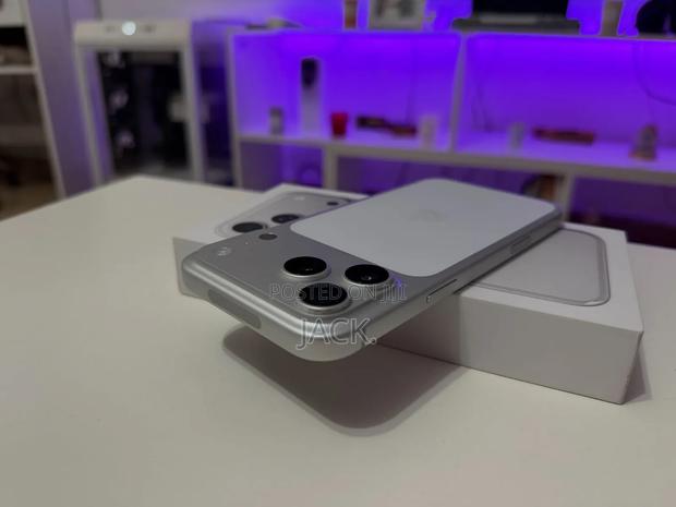 Apple iPhone 17 Pro Max 256 GB Silver - thumbnail 3