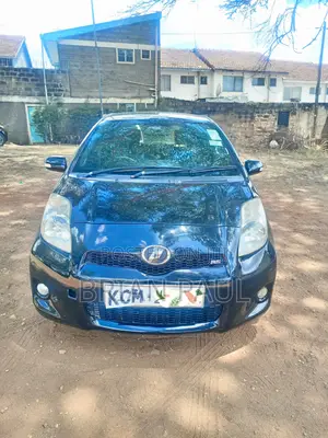 Toyota Vitz 2010 Black