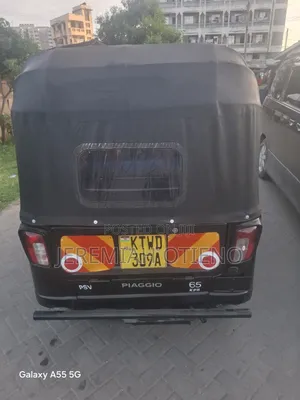 Piaggio 2025 Black