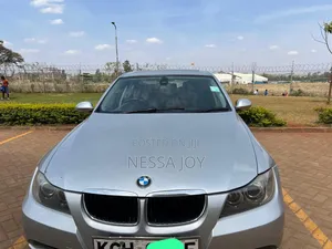 BMW 320i Sedan RWD 2009 Silver