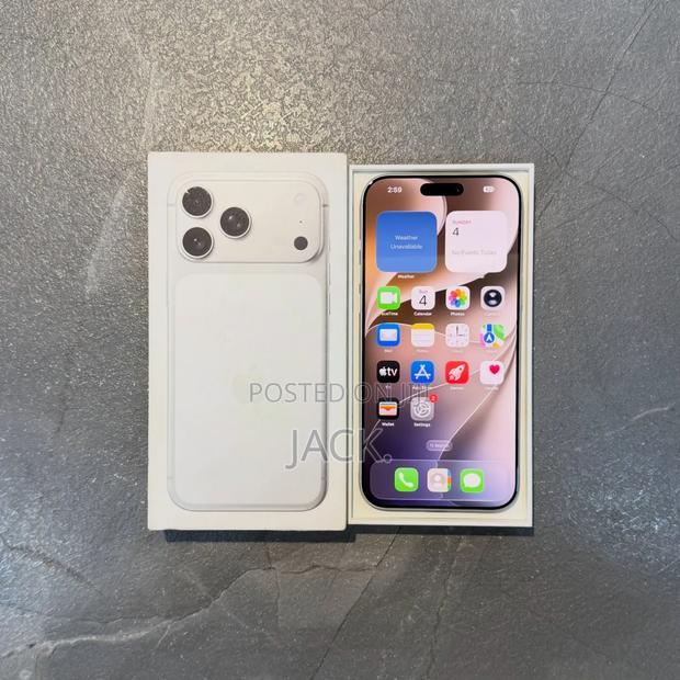Apple iPhone 17 Pro Max 512 GB Silver - main view